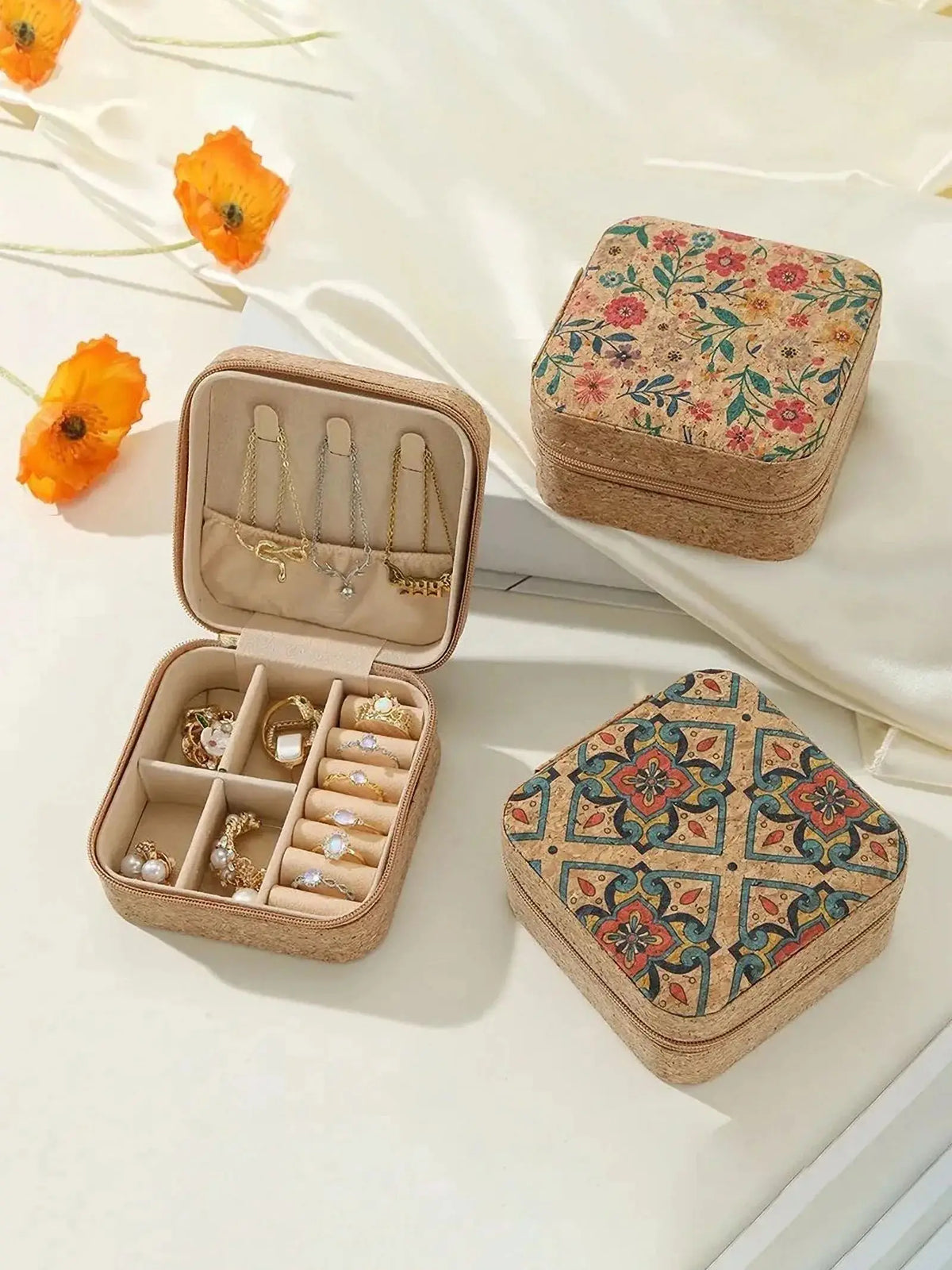 Travel Jewelry Box,Portable Jewelry Organizer Display Storage boxes for Women Girls,for Stud Earrings,Rings,Necklaces, Bracelets